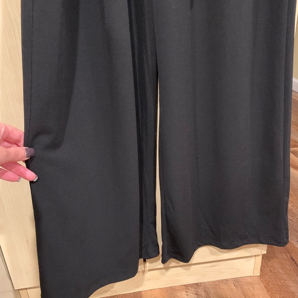 BRAND NEW INC BLACK SLEEVELESS JUMPSUIT SIZE MED - Picture 3 of 8